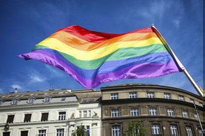 В Ход-ха-Шароне cожгли автомобиль мэрии с флагами ЛГБТ - nashe.orbita.co.il - Израиль - Игил