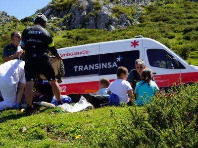 В Испании автобус с туристами перевернулся в горах, шестеро получили тяжелые травмы - unn.com.ua - Киев - Украина - Испания