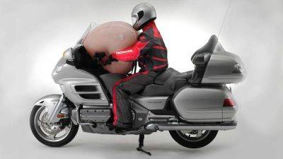 Подушки безопасности для мотоцикла могут узаконить - auto.24tv.ua - Италия