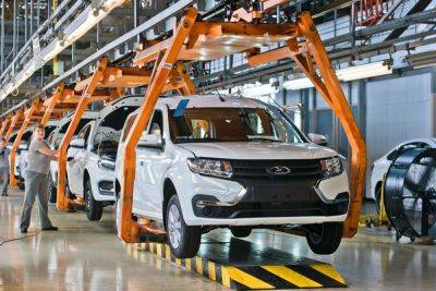 АВТОВАЗ возобновил производство универсалов и фургонов Lada Largus - kolesa.ru - Россия - Тольятти - Ижевск