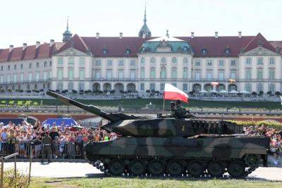 На военном параде в Варшаве показали много интересной бронетехники - autocentre.ua - Польша - Варшава