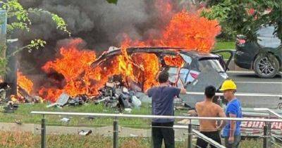 Китайский электрокроссовер сгорел дотла после ДТП: водитель погиб на месте - focus.ua - Украина - Китай - Англия - Румыния