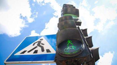 На 8 перекрестках Киева установили нестандартные светофоры - auto.24tv.ua - Киев