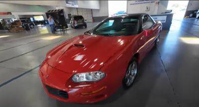 Chevrolet Camaro - 23-летний Chevrolet Camaro с пробегом в 174 км выставили на аукцион (видео) - autocentre.ua