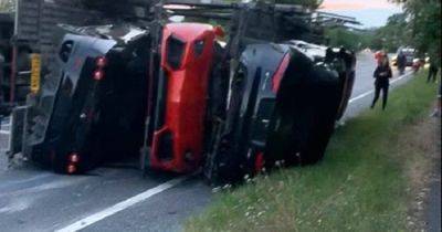 Льюис Хэмилтон - ДТП на $2 миллиона: в аварию попал автовоз с эксклюзивными суперкарами (фото, видео) - focus.ua - Украина - Англия