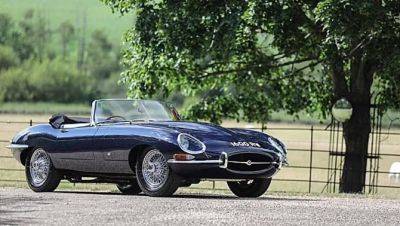 Продадут ли первый в мире Jaguar E-Type 1961 года с правым рулём за 1 млн долларов - usedcars.ru - Лондон