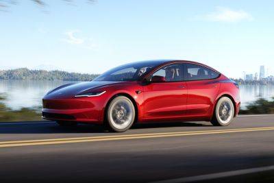 Седан Tesla Model 3 обрёл новое «лицо», стал тише и дальнобойнее после рестайлинга - kolesa.ru - Китай