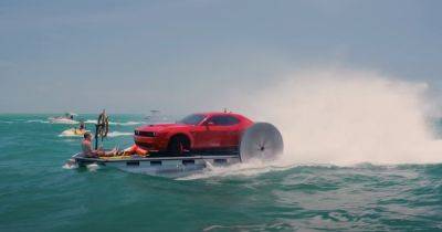 Ради просмотров: спорткар Dodge за $80 000 превратили в необычную лодку (фото) - focus.ua - Украина - Сша