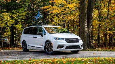Chrysler празднует 40-летие минивэнов новым Pacifica - autocentre.ua - Сша