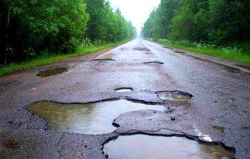 Белоруска добилась компенсации за то, что ее авто угодило колесами в яму - charter97.org - Белоруссия