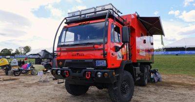 Старый военный грузовик превратили в роскошный автодом для бездорожья (видео) - focus.ua - Украина - Сша