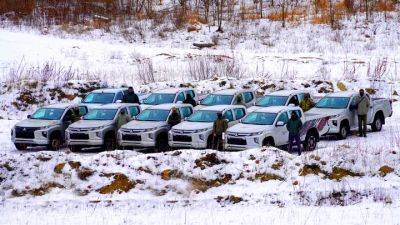 Десять пикапов с непонятными заплатками на дверях передали разведчикам - auto.24tv.ua - Украина