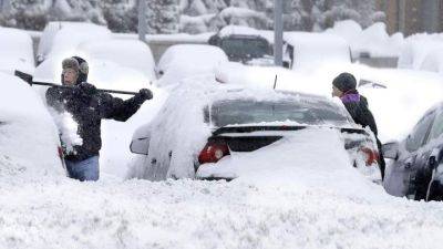 За очистку снега на авто с включенным двигателем водителей начинают штрафовать - auto.24tv.ua - Англия