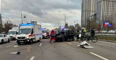 Смертельное ДТП в Киеве: погиб военнослужащий, еще трое тяжело ранены (фото) - focus.ua - Киев - Украина - Одесская обл. - район Голосеевский, Киев