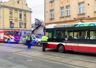 В Праге автобус сбил женщину на пешеходном переходе - vinegret.cz - Чехия - Прага