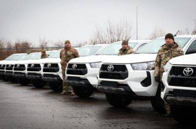 72 бригада ЗСУ отримала партію пікапів Toyota Hilux - news.infocar.ua