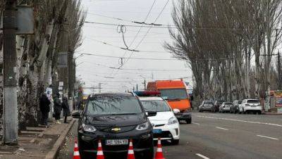 Женщина избила палкой авто ТЦК, потому что переживала за сына: суд назначил наказание - kiev.politeka.net - Украина - Хмельницкая обл.