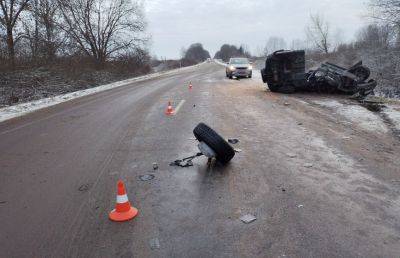 ВАЗ во время обгона врезался во встречную машину в Копыльском районе, погиб человек - ont.by - Белоруссия