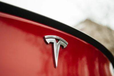 Илон Маск - Tesla планирует начать выпуск первого электрического спорткара в следующем году - minfin.com.ua - Украина