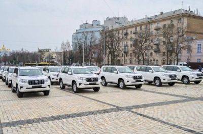 Президентка Єврокомісії передала українським силовикам 50 позашляховиків Toyota - news.infocar.ua - деревня Ляєн