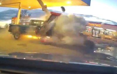 В США водитель пикапа GMC Sierra влетел в бензоколонку и уничтожил АЗС (видео) - autocentre.ua - Сша - штат Нью-Мексико