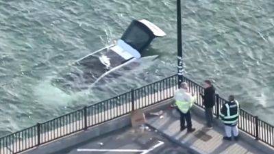 Toyota BZ4X с пассажиром в салоне упала в океан (видео) - autocentre.ua - Сша - штат Массачусетс - Boston