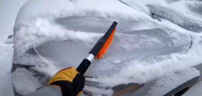 Не повторяйте этих ошибок: как очистить автомобиль от снега, чтобы не поцарапать краску и стекла - hyser.com.ua - Украина - Google
