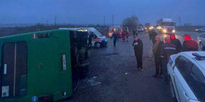 Во Львовской области рейсовый автобус попал в аварию, пострадали 16 человек - nv.ua - Украина - Львовская обл. - населенный пункт Львовский