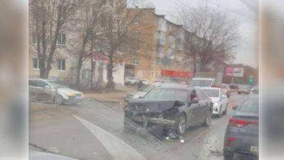 В Твери в Пролетарском районе автомобиль попал в ДТП - afanasy.biz - Тверь - район Пролетарский, Тверь