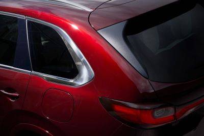 Новый престижный кроссовер Mazda CX-80 показался живьём - kolesa.ru - Сша