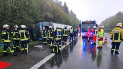 В Германии перевернулся автобус со школьниками, много детей пострадало - ru.slovoidilo.ua - Киев - Украина - Германия - Англия - Польша