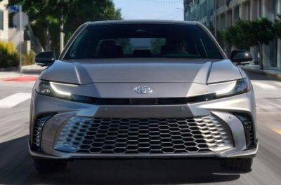 Нова Toyota Camry 2025 виявилася дешевшою за попередницю - news.infocar.ua - Сша