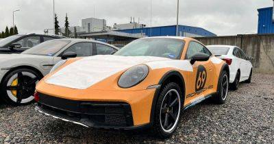 Их выпустили всего 2500: в Украину привезли внедорожный Porsche 911 за 11 миллионов (фото) - focus.ua - Киев - Украина - Париж - Dakar