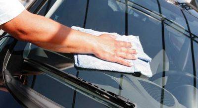 Как убрать наклейку на стекле авто – лайфхак с полотенцем - apostrophe.ua - Украина