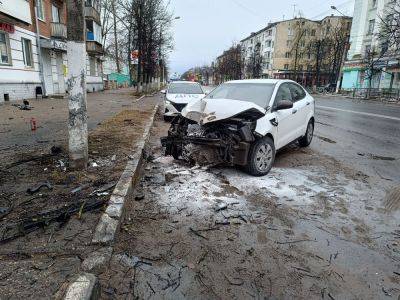 В Твери водитель из-за ямы потерял управление авто и врезался в столб - afanasy.biz - Россия - Тверь