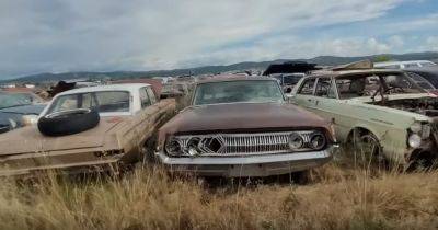 Lincoln Continental - Ржавые раритеты: в США на свалке обнаружили ценные старинные авто (видео) - focus.ua - Украина - Usa - штат Монтана