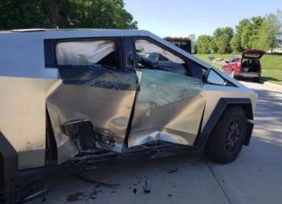 Ford Edge - Tesla Cybertruck получил серьезные повреждения после столкновения с кроссовером Ford (фото) - autocentre.ua - Сша
