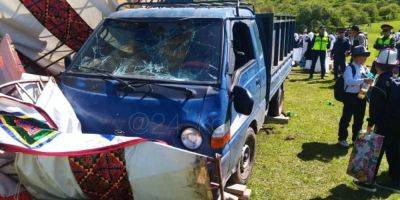 В Кыргызстане грузовик с мороженым влетел в толпу школьников, пострадали 29 детей - nv.ua - Украина - Киргизия