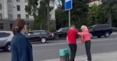 В Луцке водитель кулаками "воспитывал" женщину, которая перебегала дорогу перед его авто (видео) - focus.ua - Украина - Луцк - Волынская обл.