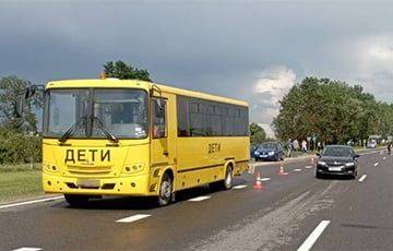 В Червенском районе BMW влетел в школьный автобус - charter97.org - Белоруссия - Минск