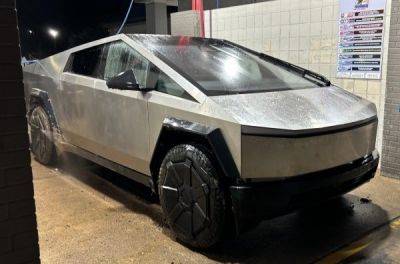 Tesla Cybertruck перетворився «цеглину» після сеансу на автомийці - news.infocar.ua