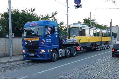 Во Львов прибыл автопоезд с берлинским трамваем - autocentre.ua - Украина - Германия - Запорожье - Львов - Берлин