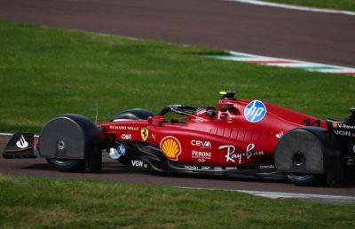 Карлос Сайнс - Оливер Берман - Артур Леклер - Ferrari тестирует брызговики по программе FIA - f1news.ru