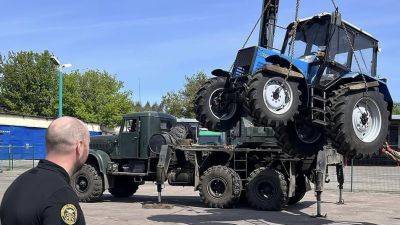 Столичная таможня изъяла белорусские тракторы и передала ВСУ - autocentre.ua - Украина