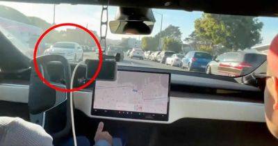 Tesla внезапно свернула на встречную полосу, когда водитель расхваливал автономное управление на видео - itc.ua - Украина