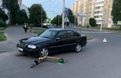 Автомобиль сбил двух подростков, ехавших на одном самокате в Минске - ont.by - Белоруссия - Минск