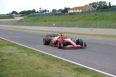 Шарль Леклер - Карлос Сайнс - Pirelli и Ferrari проводят тесты в Муджелло - f1news.ru