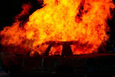 Житель Ноф а-Галиль чуть не сгорел, пытаясь спасти автомобиль - news.israelinfo.co.il