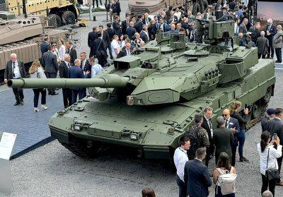 В Париже показали новый танк Leopard 2A8 - autocentre.ua - Париж