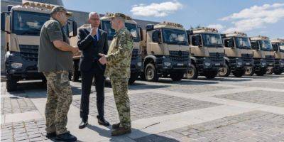 Борис Писториус - Германия передала 41 грузовик украинским пограничниками — посол - nv.ua - Украина - Германия